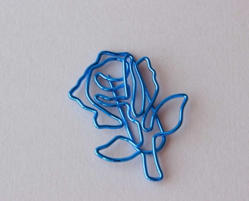 Büroklammer Rose Blau